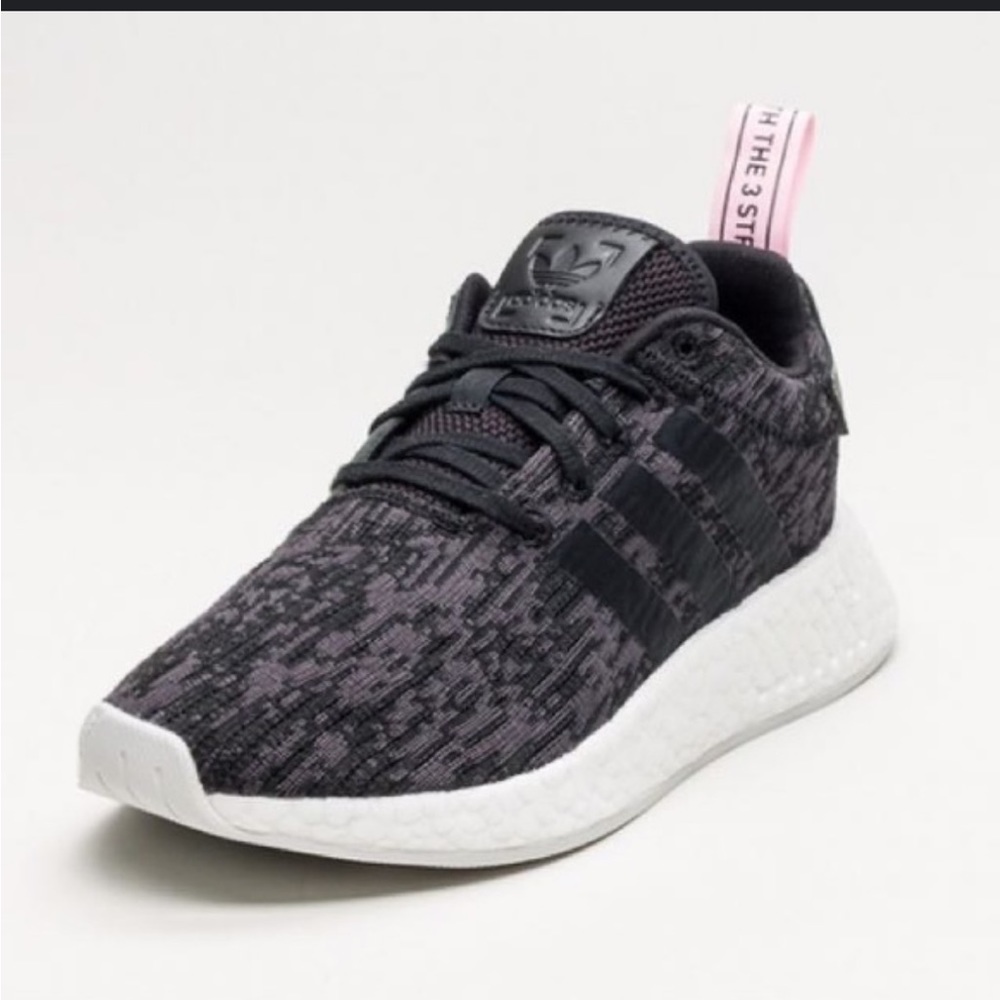 Adidas nmd r2 core black with pink